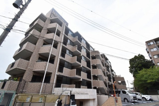 【外観】 | 総戸数31戸、平成10年2月築のマンションです。
専有面積54.72平米、3LDKのお部屋となります。