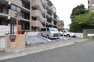 【駐車場】 | 機械式駐車場です。
