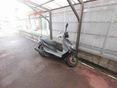 【その他共用部分】 | 菊名キャッスル | バイク置場です。