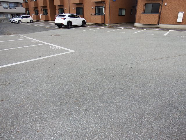 ライクタウン飯田Ｂの駐車場