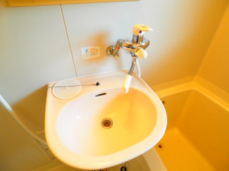 【洗面所】 | 脱衣スペースもあります