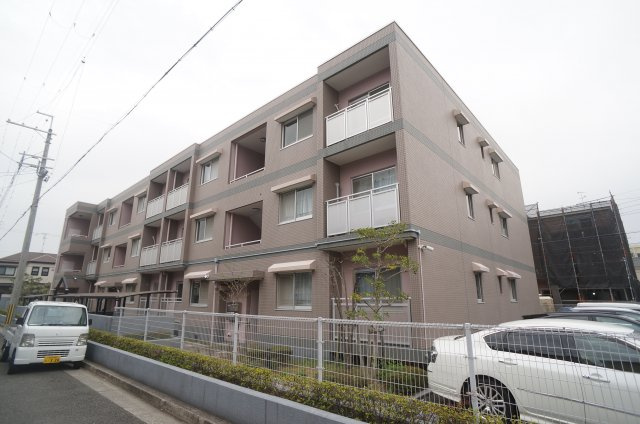 ハウス南ひばりガ丘の外観