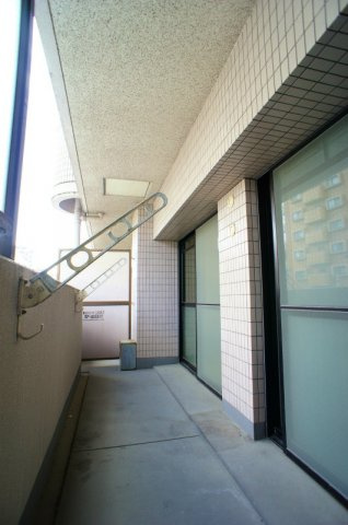 サンセーヌ六ツ門【キャッシュバック対象物件】のバルコニー|広々としたバルコニーです