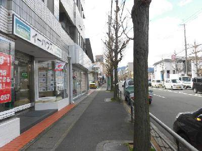 グランドールトキの周辺|前面道路