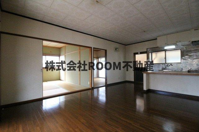 岩崎貸家の居間・リビング|ゆったり過ごせるリビングです