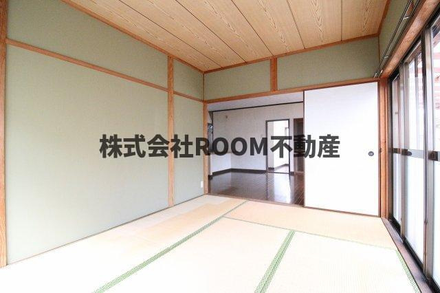 岩崎貸家の和室|柔らかい畳が心地よい和室