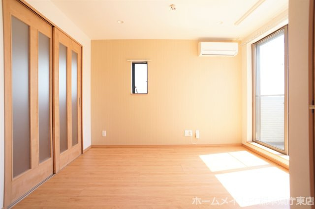 熊本市東区東野３丁目のアパートの居間・リビング