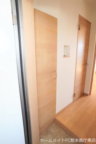 熊本市東区東野３丁目のアパートの玄関