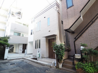 【外観】 | 閑静な住宅街で落ち着いた雰囲気です。
