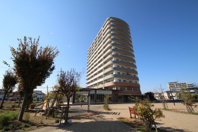 【外観】 | ベルドゥムール北鴻巣 | JR高崎線「北鴻巣」駅1分の利便性！