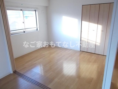 【寝室】 | レージュ東海