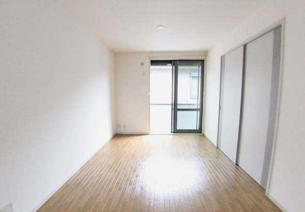 ヴィリジアンガーデンAの独立洗面台|独立洗面台あり、毎朝おしゃれに忙しい女性の方におすすめです