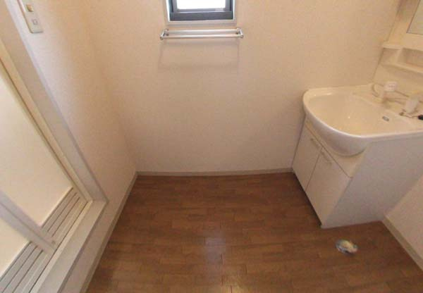 ヴィリジアンガーデンAの洗面所|広い洗面スペース