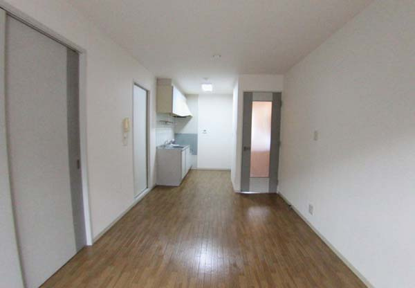 ヴィリジアンガーデンAの内装|明るい色調の室内です