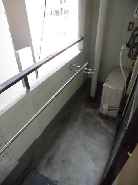 大阪市中央区谷町７丁目の賃貸マンションのバルコニー