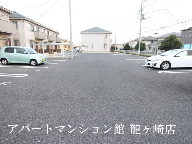 Noah's Ark Cの駐車場