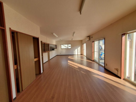 commercial 下久屋町