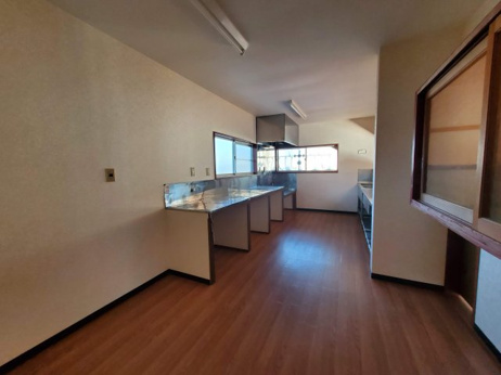 commercial 下久屋町