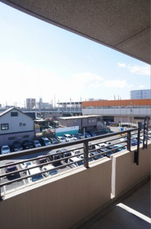 【展望】 | 真南向きの明るいを生活をご堪能ください。
※同タイプの間取りの過去の写真です。