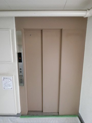 【その他共用部分】 | エンゼルハイム大森町第一 | お買い物時やベビーカーの出し入れに便利なエレベーター付です。