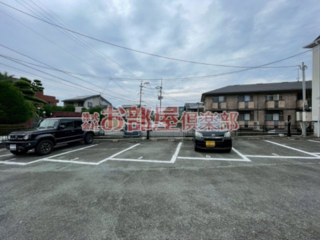 アヴェニール御井の駐車場|駐車スペースもあります