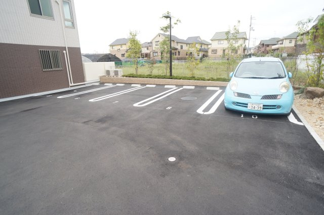 サニーデイズ（山本南）の駐車場