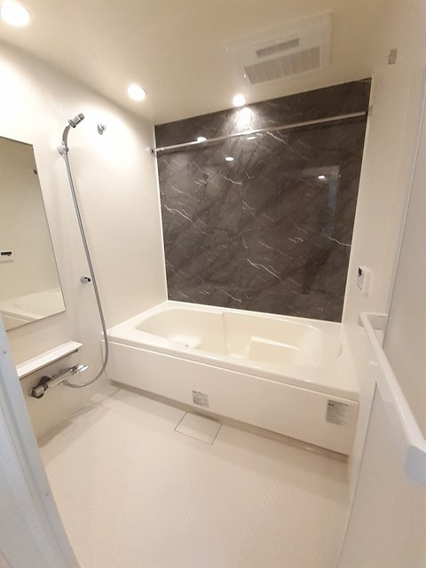 コンフォールＣの浴室