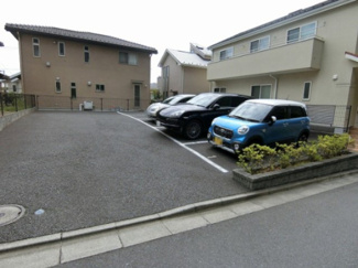 【駐車場】 | いつでも目の届く敷地内に駐車場があります♪荷物がかさばりがちなお買物にも、車があると便利ですよね☆