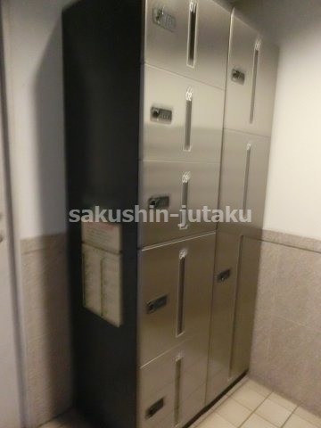 東急ドエル・アルス薬園台フロントプラザ　のエントランス|宅配ボックス　