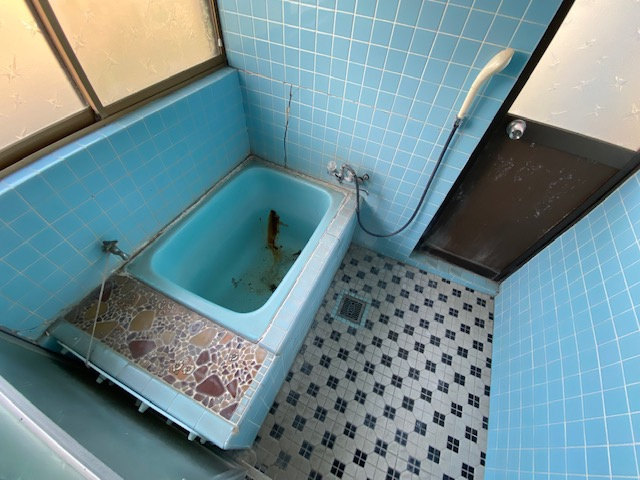 曽於市末吉町深川の中古一戸建の浴室