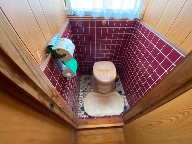 曽於市末吉町深川の中古一戸建のトイレ