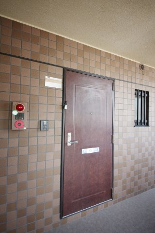 サワータウン白山の玄関