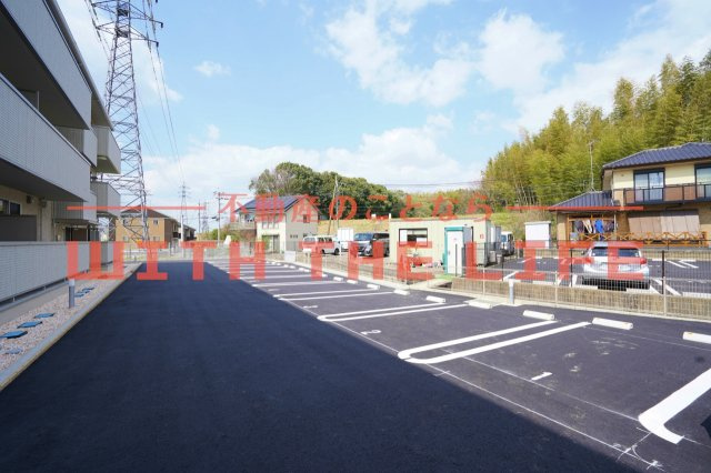 パークハイム上津【キャッシュバック対象】の駐車場|カースペースがあります