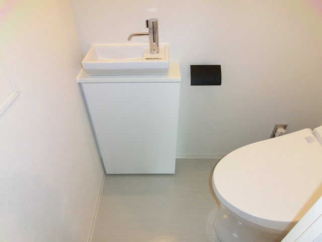 HF上野レジデンスEASTのトイレ|インプレストレジデンス上野ジアーキテクトの温水洗浄便座です