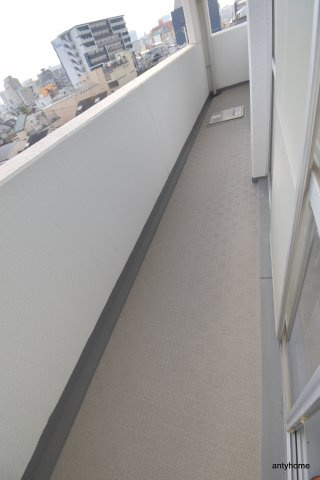 大阪市淀川区東三国２丁目の賃貸マンションのバルコニー