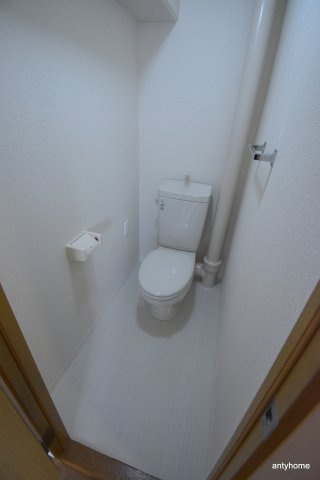 大阪市淀川区東三国２丁目の賃貸マンションのトイレ
