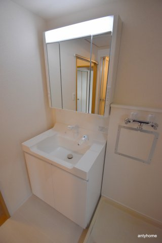 大阪市淀川区東三国２丁目の賃貸マンションの洗面所