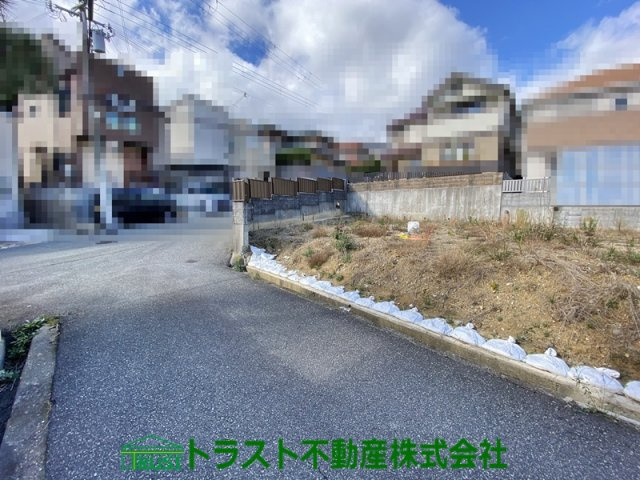 神戸市垂水区舞子台3丁目　土地　の前面道路含む現地写真