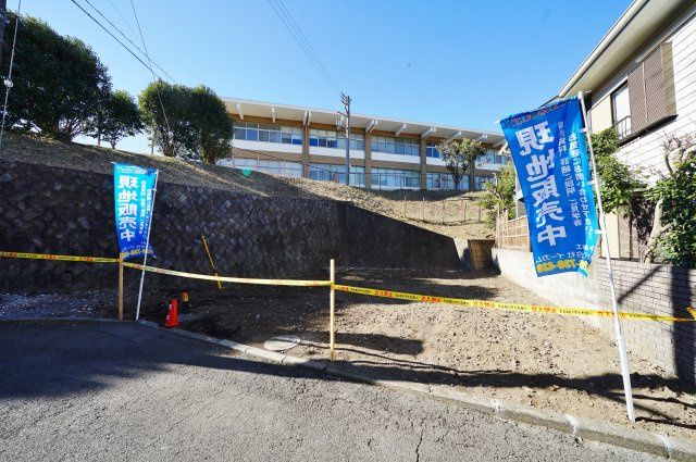 相鉄線「星川」駅徒歩圏内♪ウォークインクローゼット付の収納豊富な４LDK！保土ヶ谷区岡沢町　新築戸建ての外観