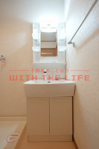 ビューカトレア【キャッシュバック対象物件】の洗面所|明るい洗面所です
