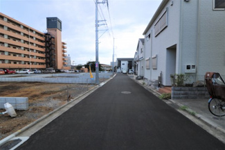 【前面道路含む現地写真】