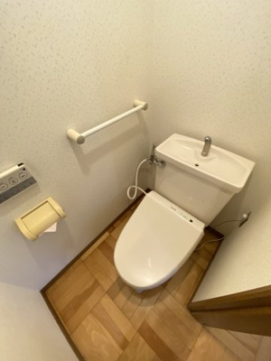 【トイレ】 | ベリング・アイ | 温水洗浄暖房便座付き