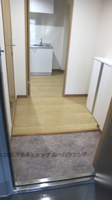 【玄関】 | モンターナ岩槻東町 | 玄関内１