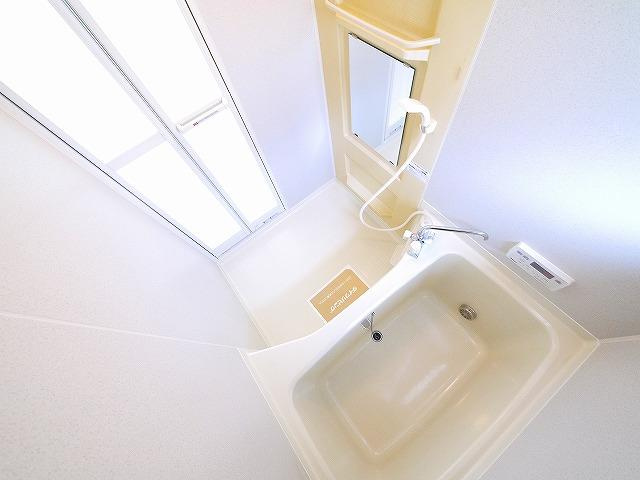 ラークハイムⅡの浴室|日々の疲れを癒すお風呂付です