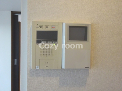 【セキュリティ】 | ドゥーエ江坂Ⅱ | モニター付きインターホンです。