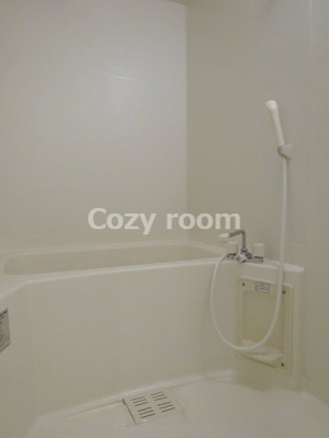 【浴室】 | ドゥーエ江坂Ⅱ | 日々の暮らしに欠かせないお風呂です