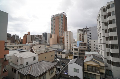 【展望】 | サンピアミラノ | 爽やかな青空や風を感じられ
街並みを愉しめるパノラマビュー。
毎日の暮らしに余裕を感じさせてくれる、
遮る物の無い開放的な眺望を是非、ご堪能ください。