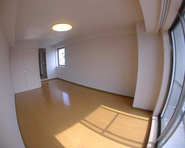 八戸ノ里ＨＩＲＯビルの洋室