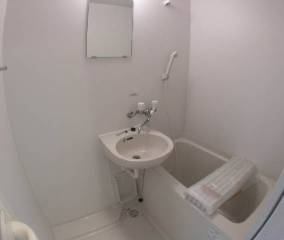 八戸ノ里ＨＩＲＯビルの浴室