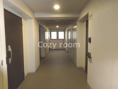 【その他共用部分】 | グレンパーク江坂Ⅱ | 落ち着いた印象の共有廊下